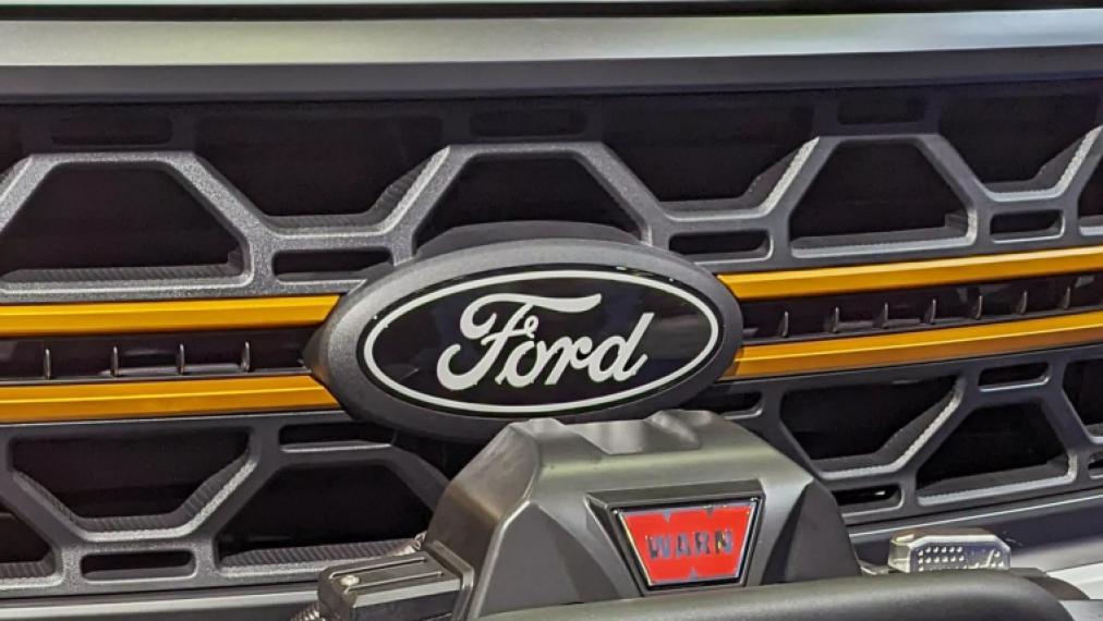 Отзыв Ford: 254 000 внедорожников Lincoln и Explorer отозваны из-за сбоя ПО.