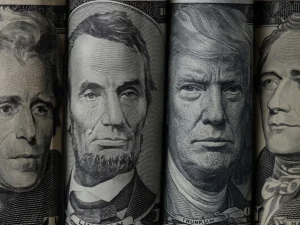 Подпись Трампа на долларах: исторический прецедент Минфина США.