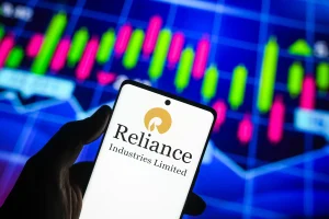 Reliance закупает нефть РФ: лицензия США и разворот политики Трампа.