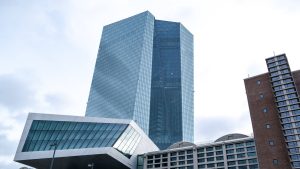ЕЦБ внедрил ИИ для прогнозирования инфляции: итоги работы модели QRF