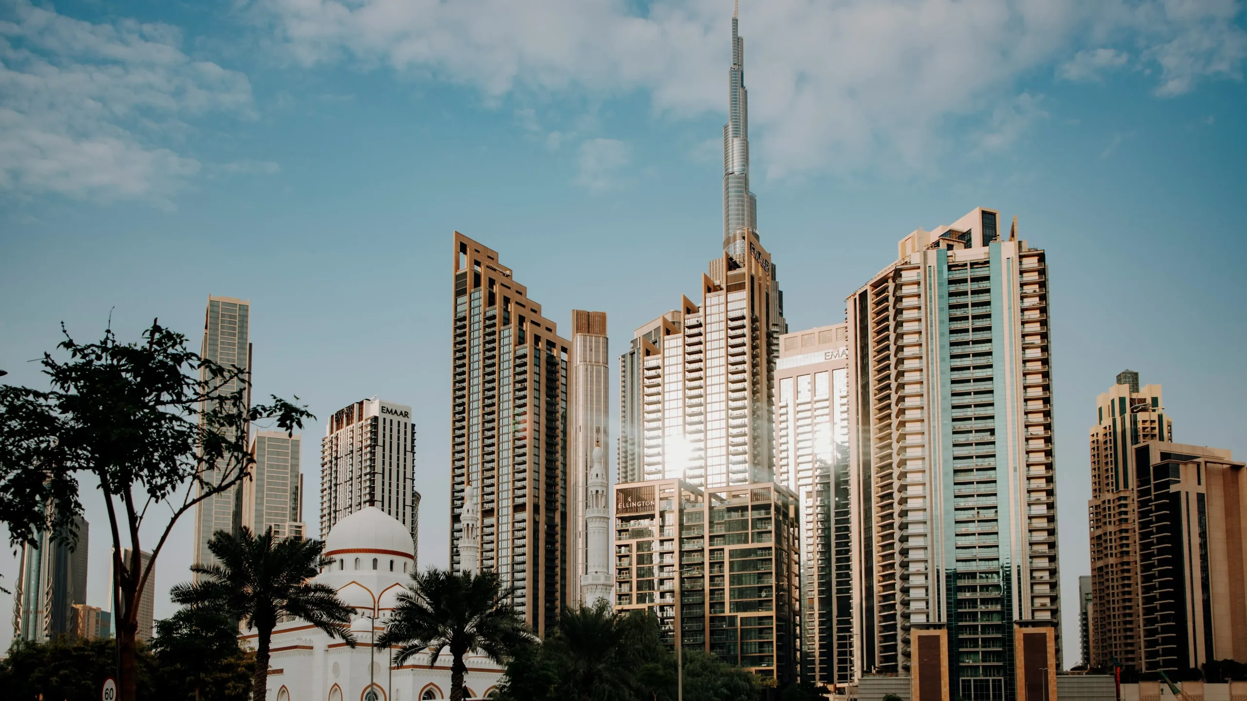 Рекордный рост индекса Дубая 8.5%: влияние перемирия США и Ирана.