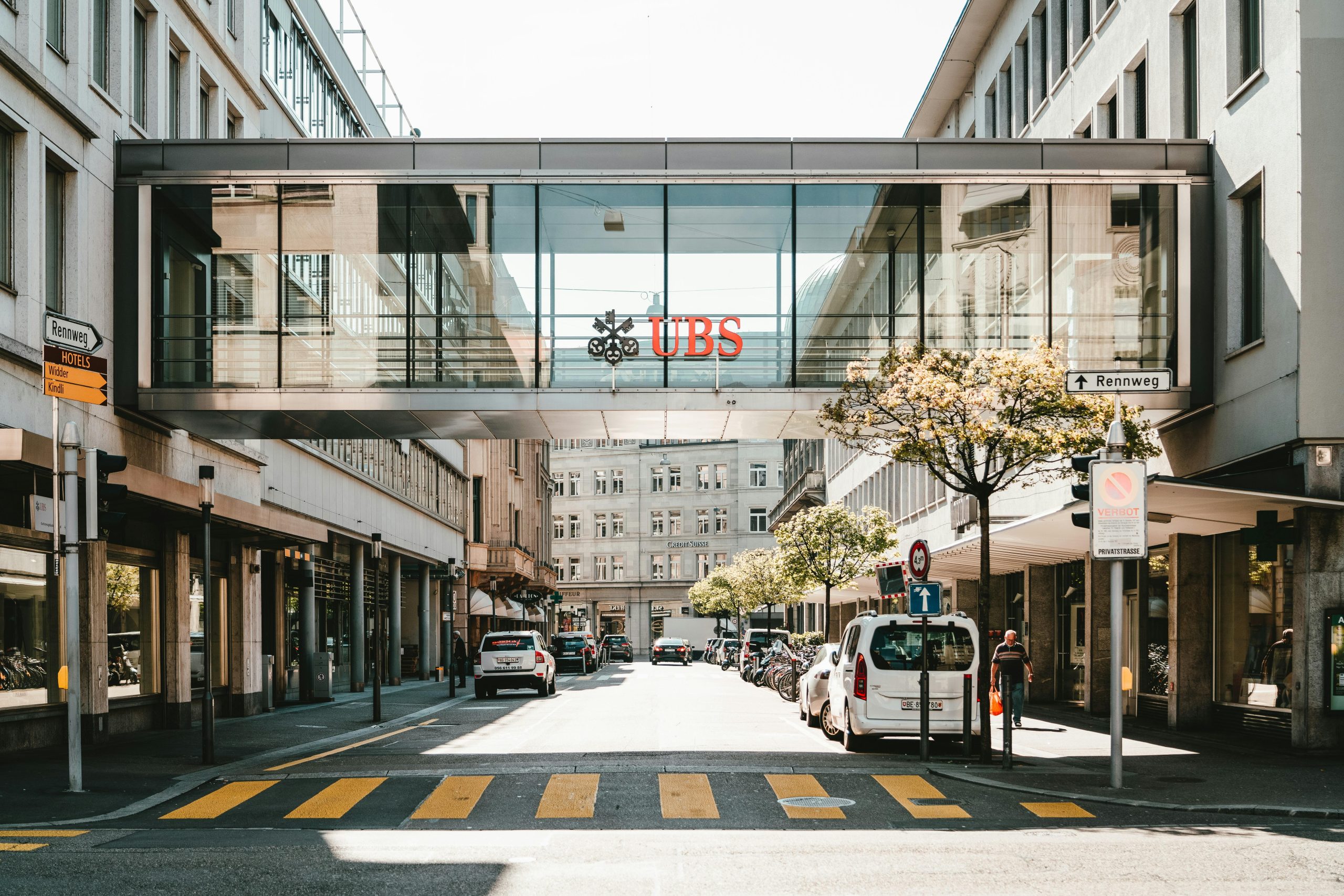 Швейцария тестирует стейблкоин CHF: UBS и нацбанк запускают проект.