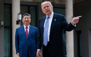 Цены на нефть: Brent взлетела до $107,49 после заявлений Трампа и Си.