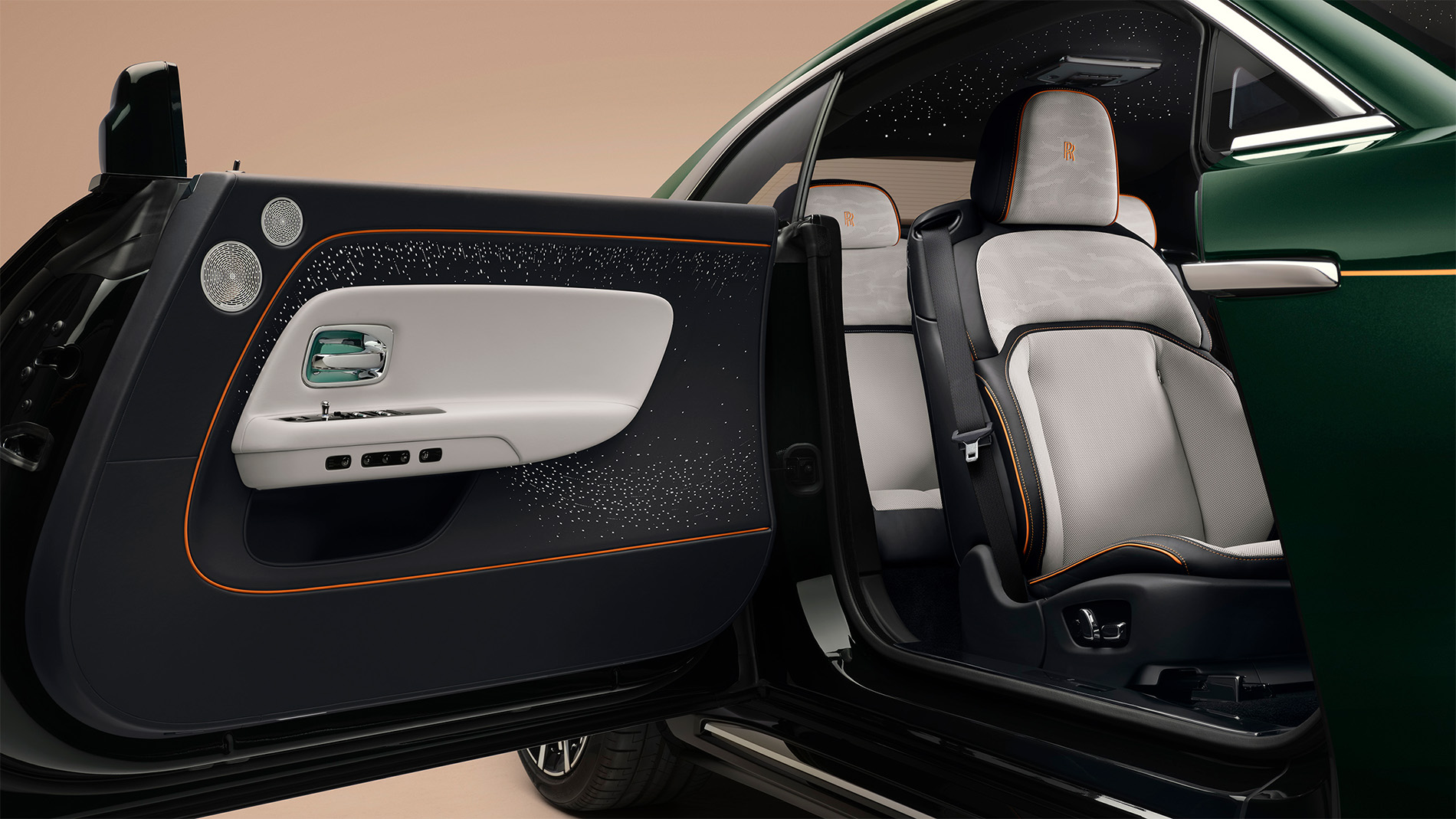 Rolls-Royce представил обновленное электрокупе Spectre Series II 2026.