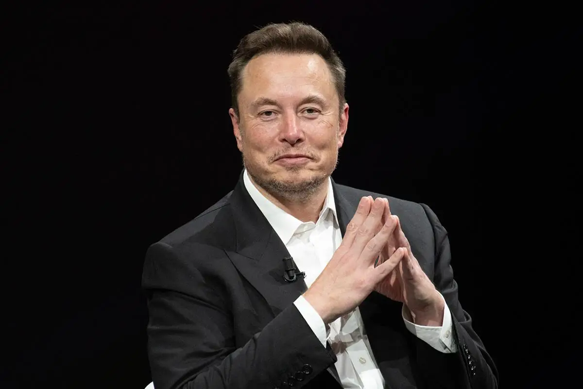 Илон Маск стал первым триллионером после IPO SpaceX на Nasdaq.