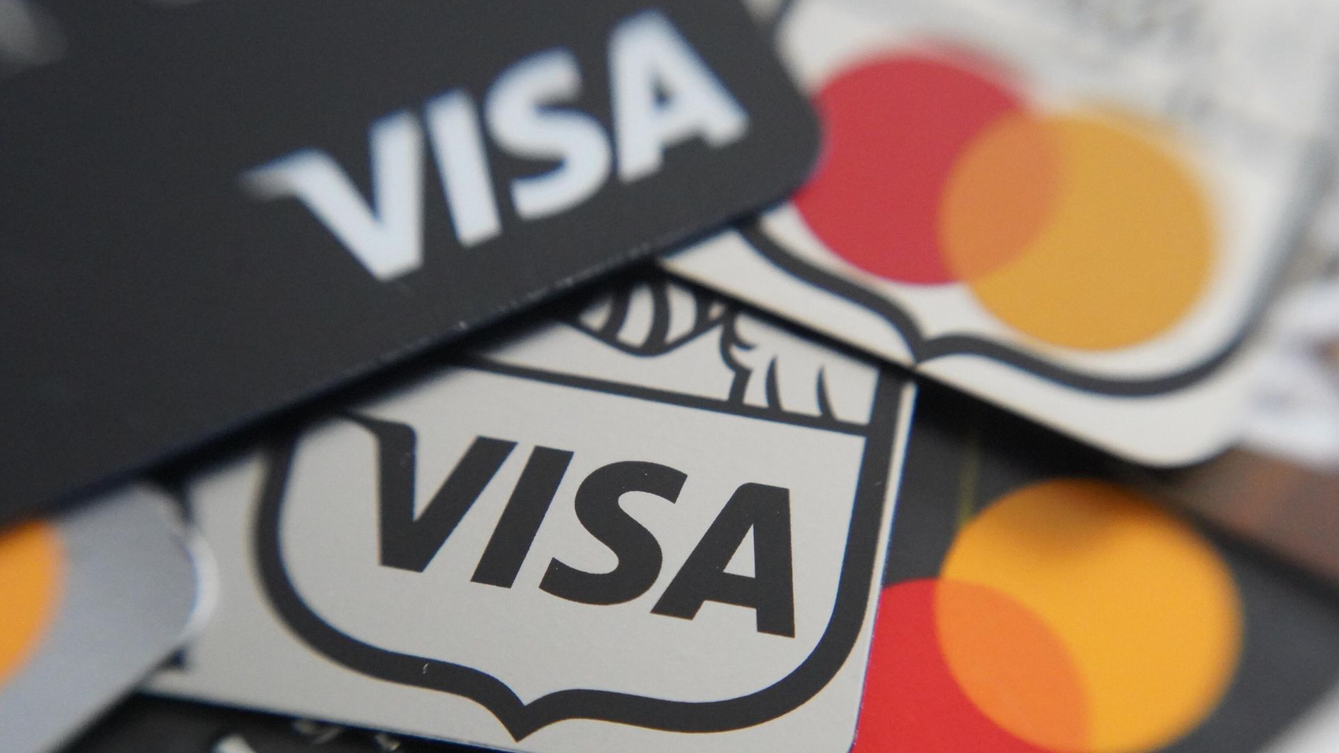 Visa сократит 2 600 сотрудников ради ИИ и стейблкоинов: Масштабная оптимизация