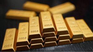 Золото подорожало до $4055 на фоне падения доллара и ожидания переговоров США и Ирана
