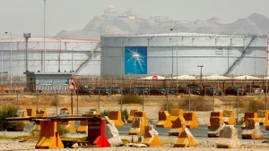 Откат цен после пика в $108: Саудовская Аравия перестраивает нефтяную логистику из-за атак хуситов