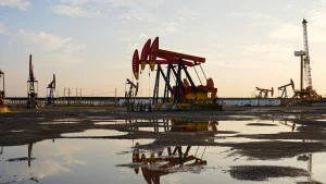 Скачок нефти Brent выше $107: падение акций США, ралли доходностей и риски повышения ставки ФРС
